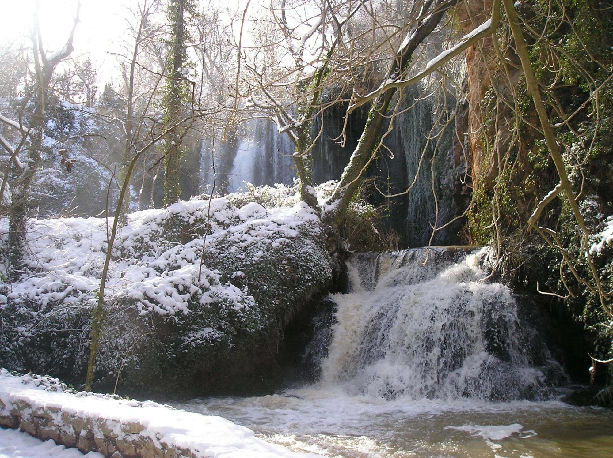 Casa Rural Ruta Del Agua 4 Hab Al Lado Monasterio De Piedra Munébrega Extérieur photo
