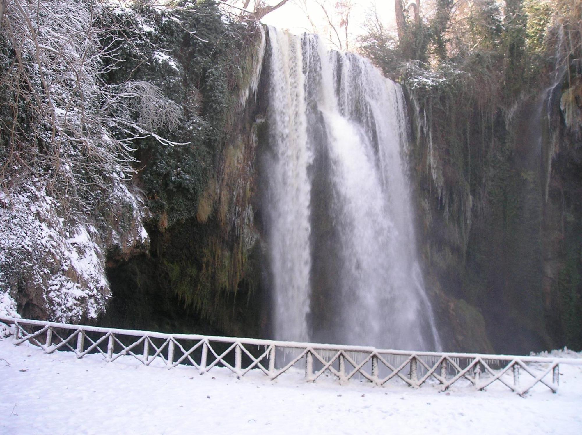 Casa Rural Ruta Del Agua 4 Hab Al Lado Monasterio De Piedra Munébrega Extérieur photo